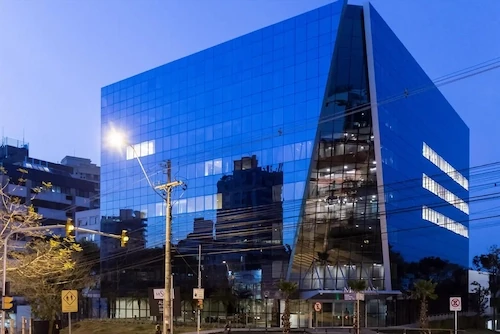 Imagem de um prédio de escritório onde está localizada a JusDocs